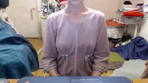 KiuminBerry online show from September 2025 12:59:02 PM