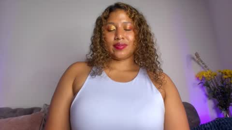 Lili online show from September 2025 07:47:02 PM