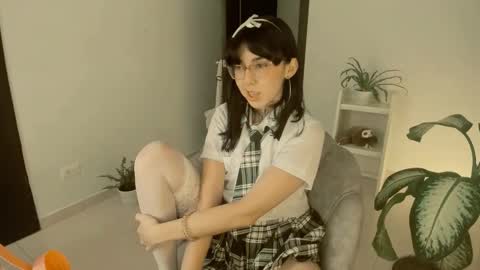 Little piece of fruit online show from January 2025 10:06:01 PM