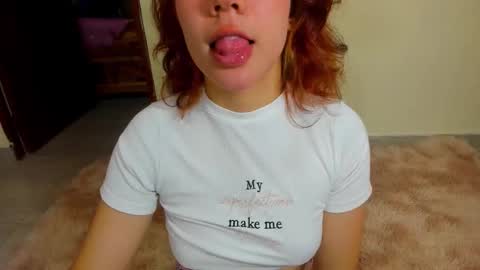 Snapshot of kiwi_mmm chatting on October 2025 05:30:01 PM kiwi_mmm online show from October 2025 05:30:01 PM