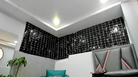 klariz09 online show from November 2025 02:39:01 AM