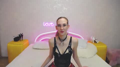 Klary online show from February 2025 06:04:02 PM