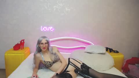 Klary online show from February 2025 04:14:01 PM