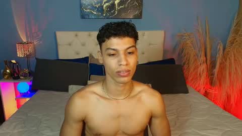 klaton__ online show from November 2025 09:48:02 PM