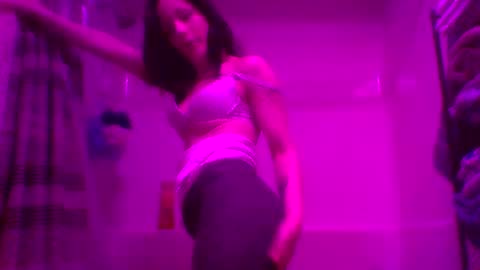 Snapshot of klitzgirl6969 chatting on December 2024 05:52:02 AM Sexy Lil Native88 online show from December 2024 05:52:02 AM