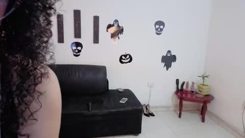 Kloe  online show from October 2025 02:50:01 PM