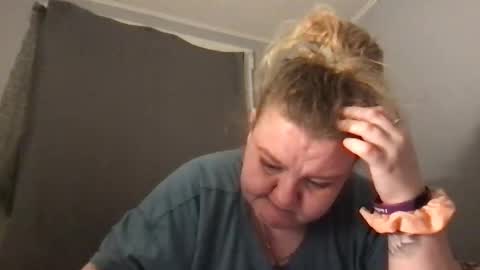 kmarie1196 online show from February 2026 11:23:02 PM