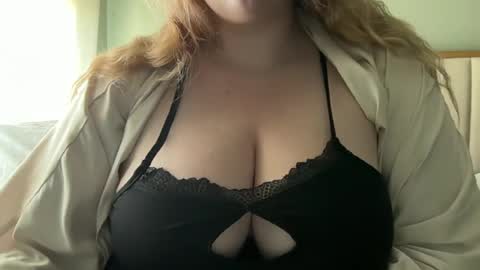 Mae Knight online show from June 2026 02:12:01 PM