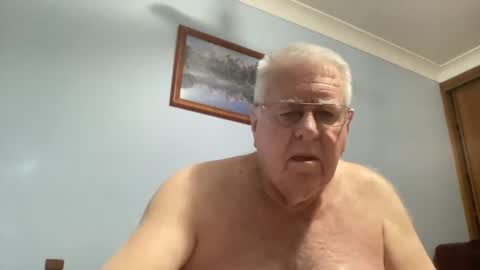Aussiedude online show from October 2025 11:27:02 AM