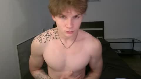 Snapshot of knotsiemens chatting on November 2025 09:33:01 AM Adam online show from November 2025 09:33:01 AM