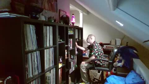 Snapshot of knowgood chatting on November 2025 01:05:01 AM KnowGood online show from November 2025 01:05:01 AM