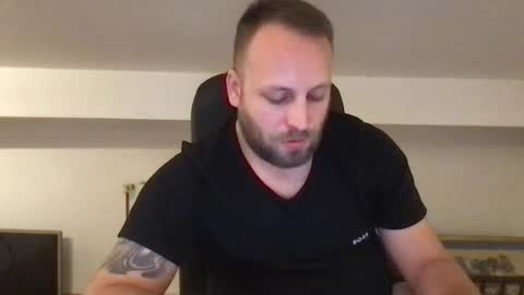 hugo online show from October 2025 12:22:01 AM