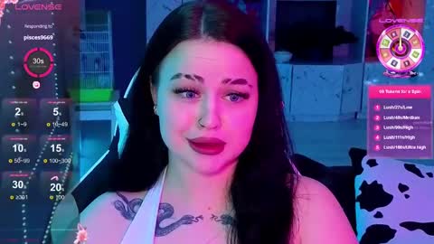 Mia online show from December 2024 08:02:02 PM