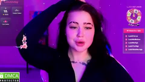 Mia online show from December 2024 10:23:01 PM