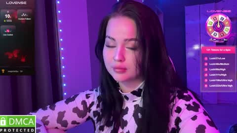 Mia online show from January 2025 07:52:01 PM