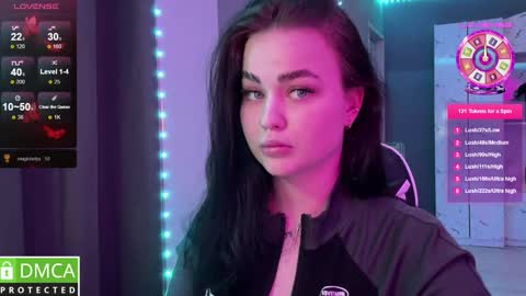 Mia online show from February 2025 07:51:01 PM