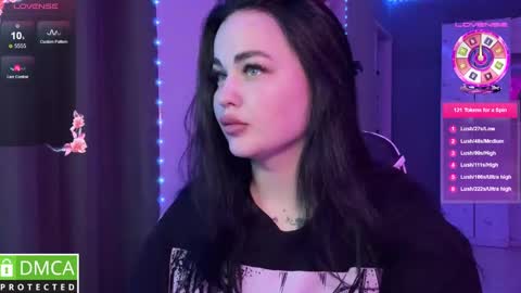 Mia online show from March 2025 11:05:01 PM