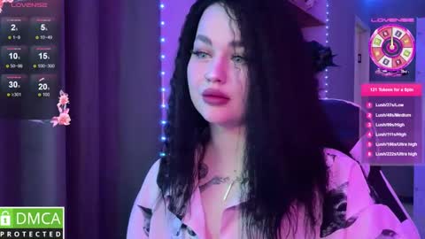 Mia online show from March 2025 07:01:02 AM