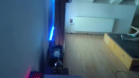 Andy online show from October 2025 07:36:02 PM