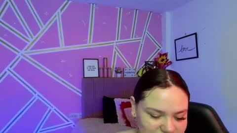 Snapshot of koning_moretti chatting on June 2026 02:42:01 AM camila online show from June 2026 02:42:01 AM
