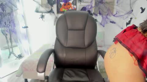 Snapshot of koraline_333 chatting on October 2025 09:05:02 PM Koraline online show from October 2025 09:05:02 PM