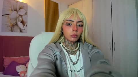 Snapshot of korarousee chatting on October 2025 01:21:01 PM Kora online show from October 2025 01:21:01 PM