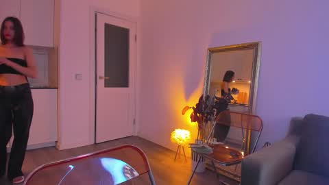 kossie_ online show from February 2025 12:06:01 PM