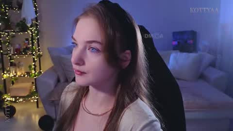 Kottyaa cb FOLLOWING  online show from November 2025 07:03:01 PM