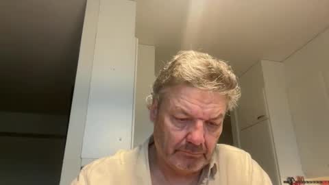 Snapshot of kovapoika chatting on October 2025 09:39:01 AM kovapoika online show from October 2025 09:39:01 AM