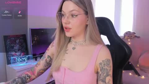 Snapshot of koza_dereza_ chatting on September 2025 03:01:02 PM Jess online show from September 2025 03:01:02 PM