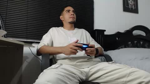 kratoswolf online show from January 2026 05:04:02 PM