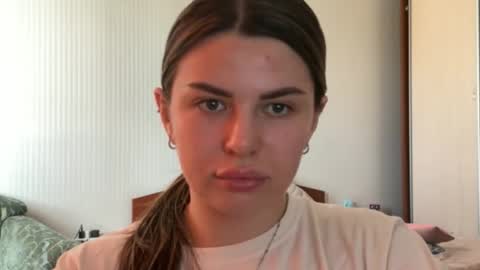kris255789 online show from May 2026 02:36:02 PM