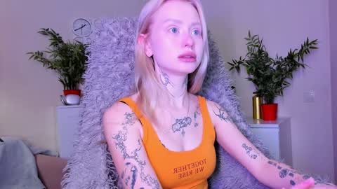 kris_grant online show from December 2024 10:41:01 AM