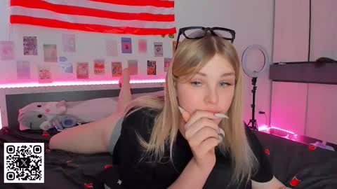 Snapshot of krisi_myrr chatting on March 2026 12:45:02 PM Kristina3 online show from March 2026 12:45:02 PM