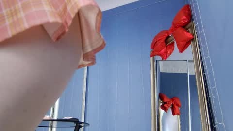 kriskras__ online show from February 2026 05:55:02 AM