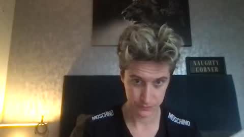 krisl77 online show from April 2026 05:21:02 PM