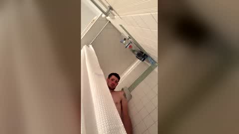 krispyholmes online show from May 2026 02:20:02 AM