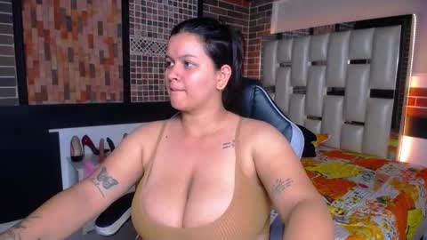 kriss_sweetboobs online show from September 2025 06:43:02 PM