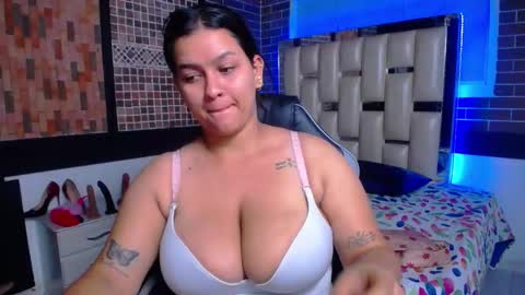 kriss_sweetboobs online show from September 2025 12:53:01 PM