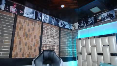 kriss_sweetboobs online show from September 2025 12:32:01 PM