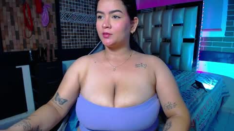 kriss_sweetboobs online show from April 2026 01:41:01 PM