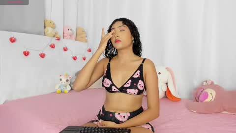 Snapshot of krissell_ chatting on April 2026 04:38:01 AM SammyKrissell online show from April 2026 04:38:01 AM