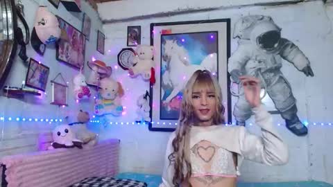 Snapshot of krisstal703358 chatting on March 2026 05:03:01 AM krisstal703358 online show from March 2026 05:03:01 AM