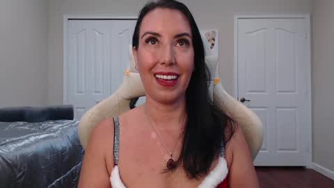 Krissy online show from December 2024 02:44:01 PM