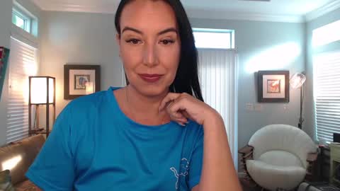 Krissy online show from January 2025 01:47:01 PM