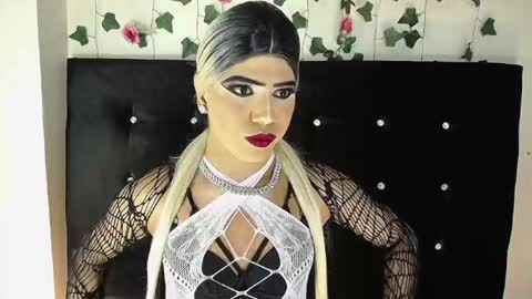 Snapshot of kristal_queen01 chatting on May 2026 07:37:02 AM kristal_queen01 online show from May 2026 07:37:02 AM