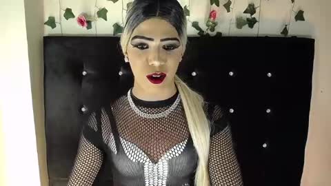 Snapshot of kristal_queen01 chatting on May 2026 08:12:02 AM kristal_queen01 online show from May 2026 08:12:02 AM