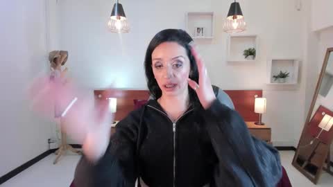 Sophia online show from February 2025 09:18:01 PM