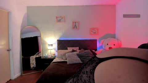 Kristen online show from February 2025 05:37:01 AM