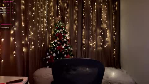 Kristen online show from December 2025 12:00:02 PM